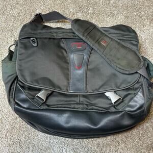 Tumi T-Tech 5508GRH  Expandable Briefcase Messenger Laptop Bag